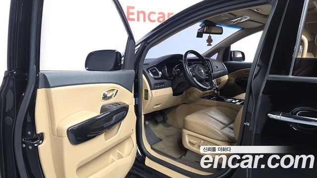 Kia Canival 2018 — photo 13