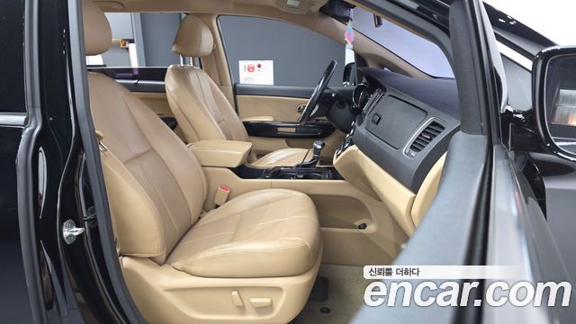 Kia Canival 2018 — photo 17