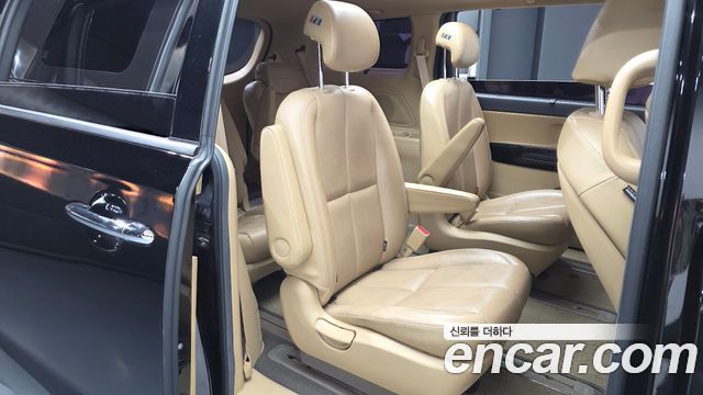 Kia Canival 2018 — photo 18
