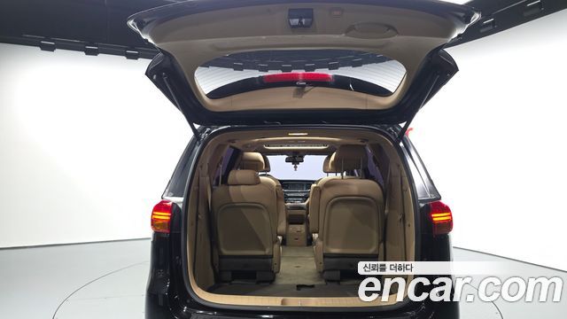 Kia Canival 2018 — photo 26