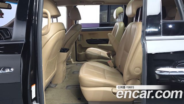 Kia Canival 2018 — photo 16