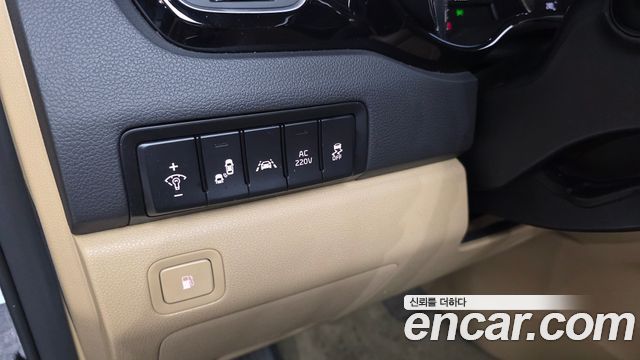 Kia Canival 2018 — photo 27