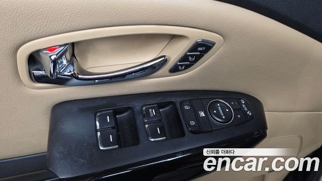 Kia Canival 2018 — photo 28
