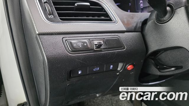Hyundai Sonata 2017 — photo 18