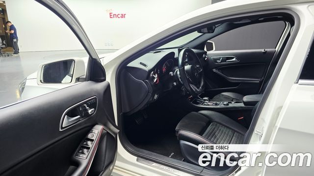 Mercedes-Benz A-Class 2017 — photo 10