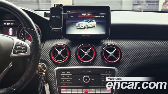 Mercedes-Benz A-Class 2017 — photo 14