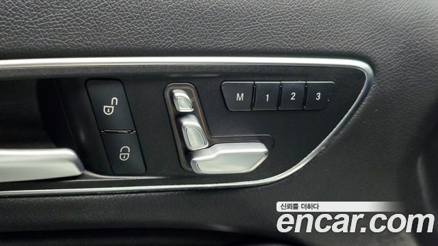 Mercedes-Benz A-Class 2017 — photo 16
