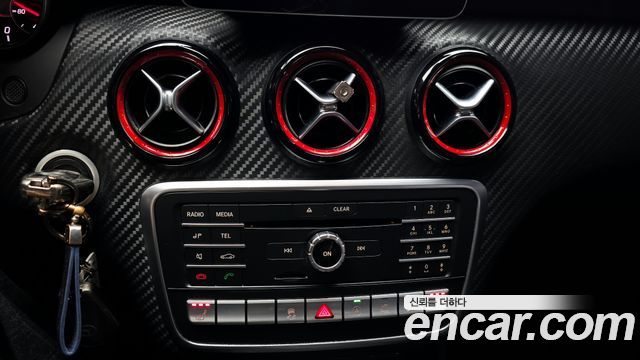 Mercedes-Benz A-Class 2017 — photo 17