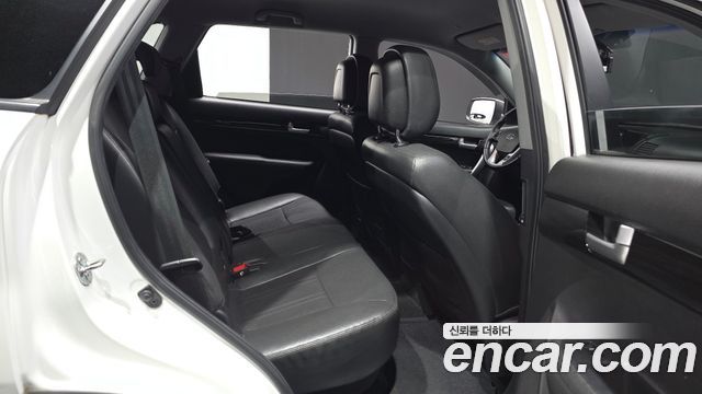 Kia Sorento 2011 — photo 12