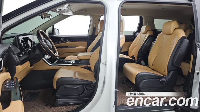 Kia Canival 2023 — photo 17