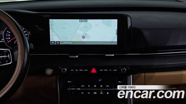 Kia Canival 2023 — photo 19