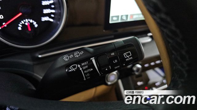 Kia Canival 2023 — photo 24