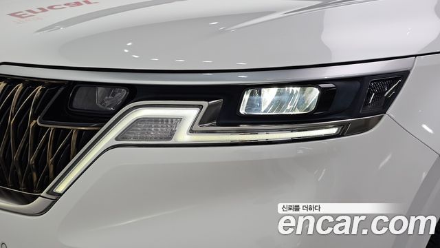 Kia Canival 2023 — photo 8