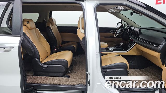 Kia Canival 2023 — photo 16