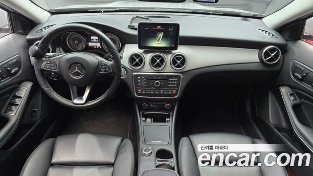 Mercedes-Benz GLA-Class 2016 — photo 7