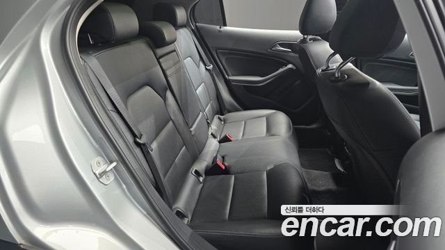 Mercedes-Benz GLA-Class 2016 — photo 11
