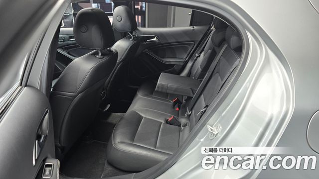Mercedes-Benz GLA-Class 2016 — photo 12