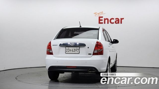 Hyundai Verna 2010 — photo 4