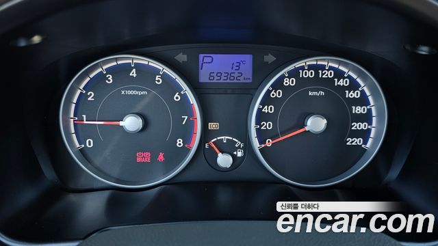 Hyundai Verna 2010 — photo 8