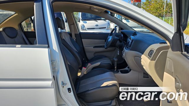 Hyundai Verna 2010 — photo 11