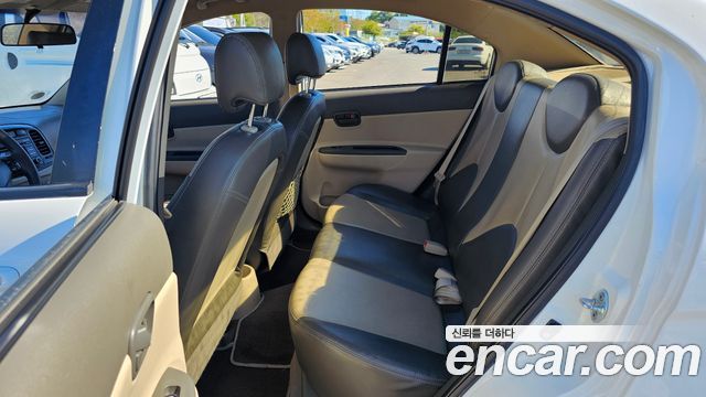 Hyundai Verna 2010 — photo 12