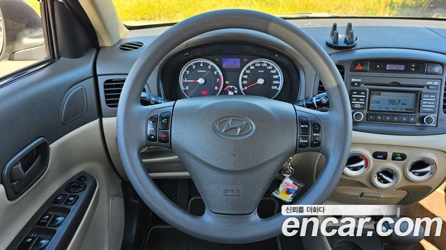 Hyundai Verna 2010 — photo 13