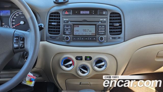 Hyundai Verna 2010 — photo 14