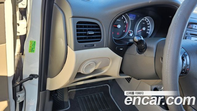 Hyundai Verna 2010 — photo 18