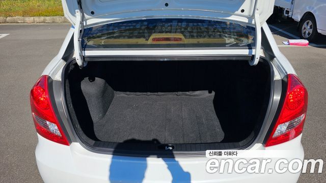 Hyundai Verna 2010 — photo 20