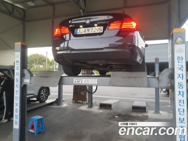 BMW 5-Series 2016 — photo 2