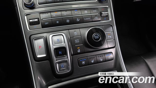 Hyundai Santafe 2021 — photo 12