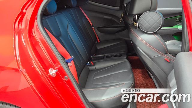 Hyundai Veloster 2020 — photo 11