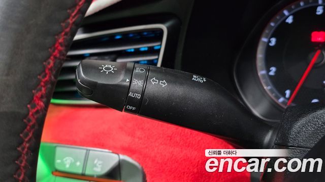 Hyundai Veloster 2020 — photo 16