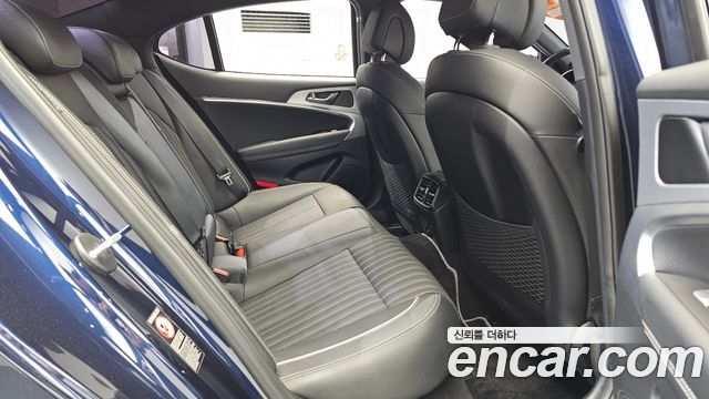 Genesis G70 2019 — photo 17