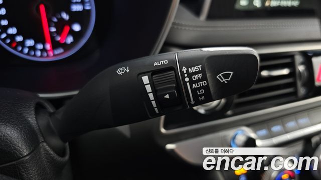 Genesis G70 2019 — photo 25