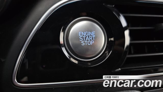 Genesis G70 2019 — photo 27