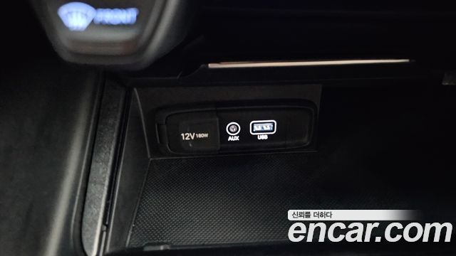 Genesis G70 2019 — photo 28