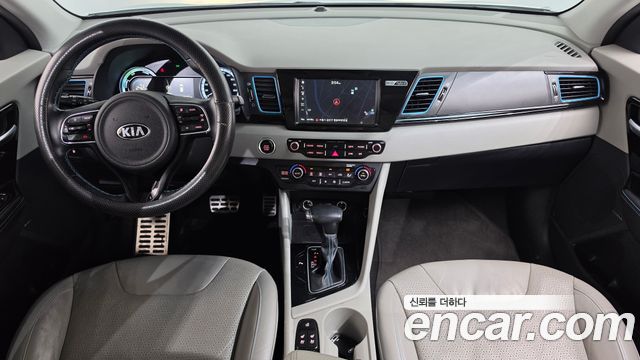 Kia Niro 2017 — photo 10