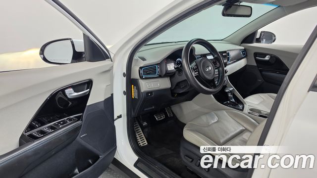 Kia Niro 2017 — photo 13
