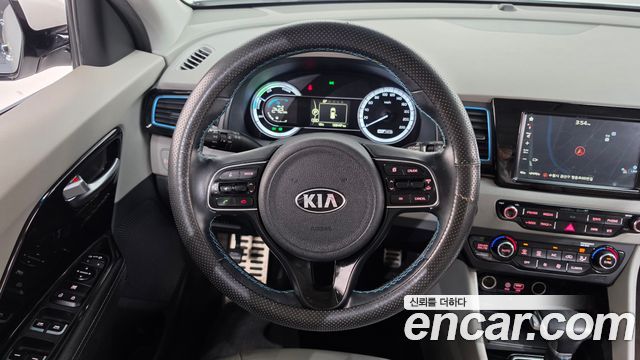 Kia Niro 2017 — photo 18