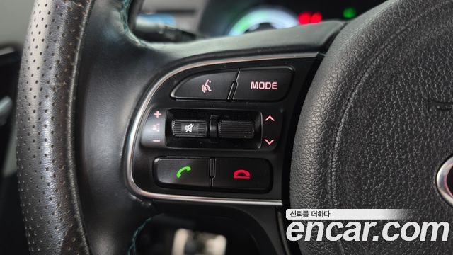 Kia Niro 2017 — photo 29