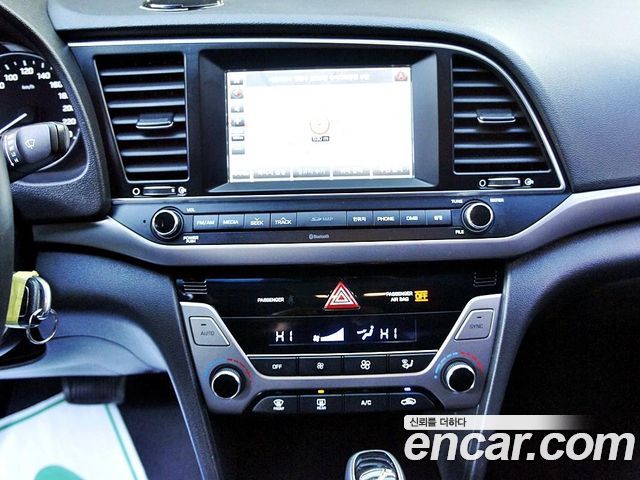 Hyundai AVANTE 2016 — photo 10