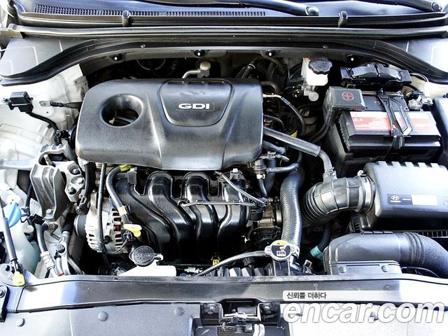 Hyundai AVANTE 2016 — photo 18