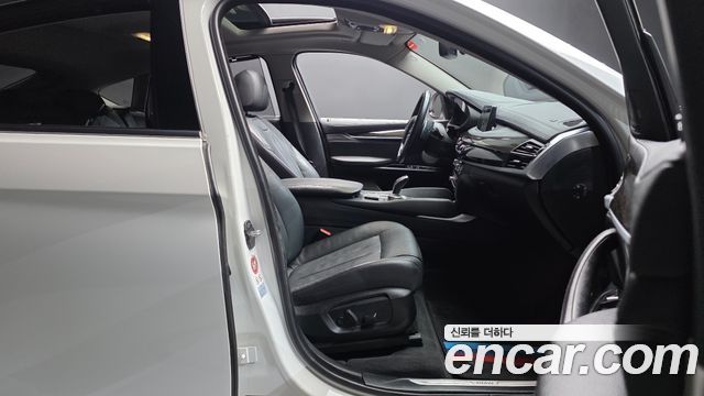 BMW X6 2017 — photo 11