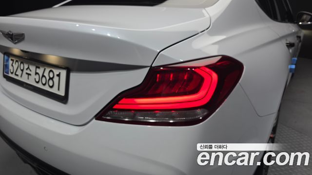 Genesis G70 2019 — photo 9