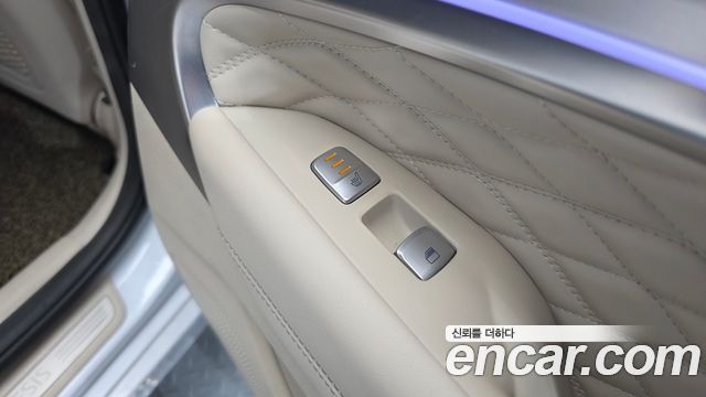Genesis G70 2019 — photo 27