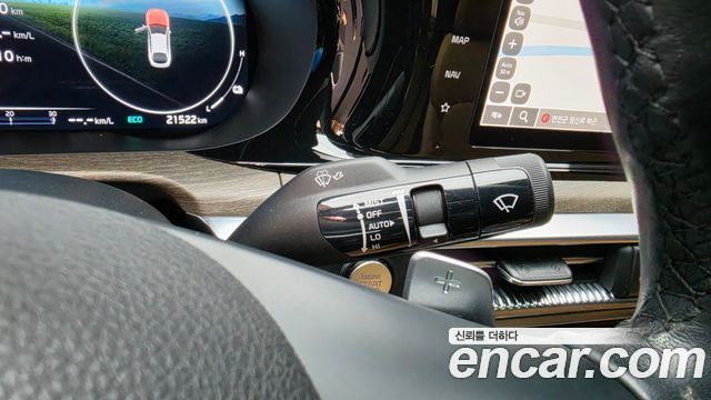 Kia K5 2023 — photo 28