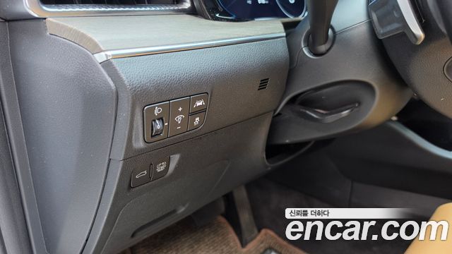 Kia K5 2023 — photo 32