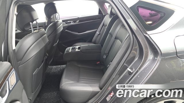 Genesis G80 2017 — photo 18
