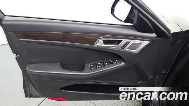Genesis G80 2017 — photo 14